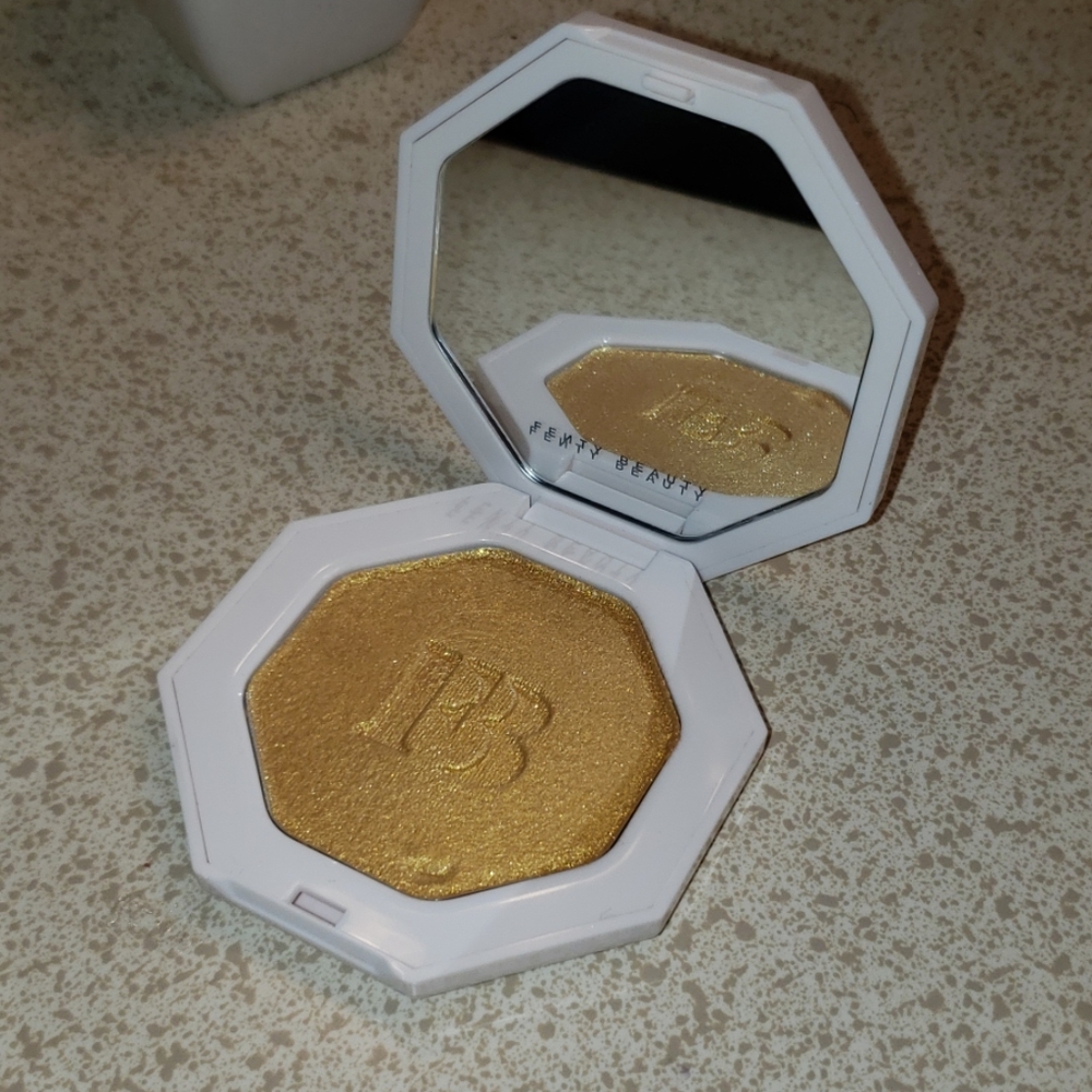 Fenty Beauty Killawatt Freestyle Highlighter